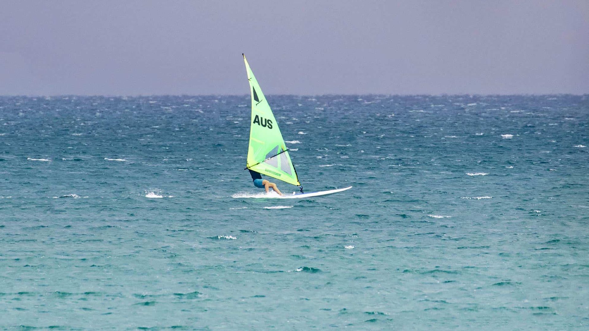 Windsurfer-LT-Retro-Windsurf-board-Ocean